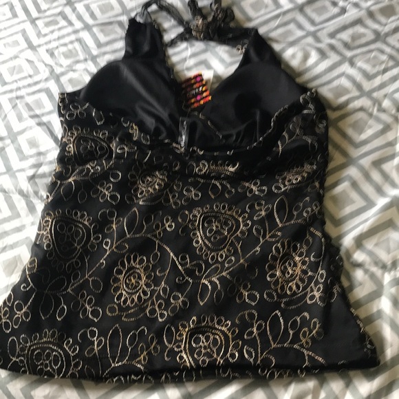 🌸Heart Soul black halter top - Picture 3 of 7